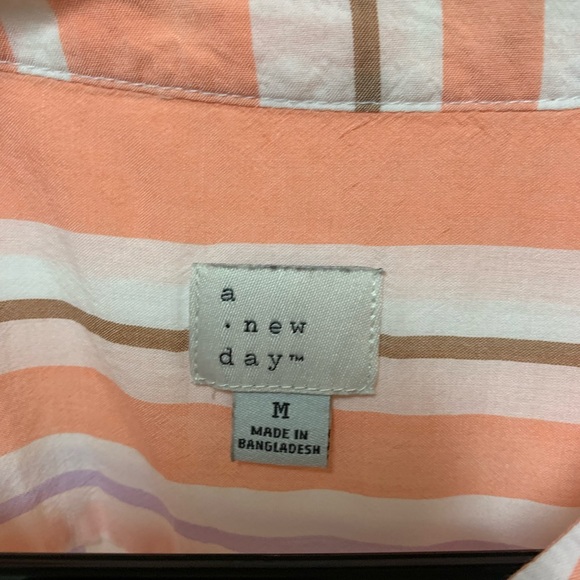 Never worn blouse!! - Picture 3 of 3